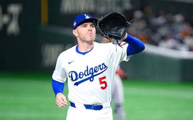 フリーマンは「左脇腹の違和感」　球団発表…開幕戦スタメン急きょ外れる