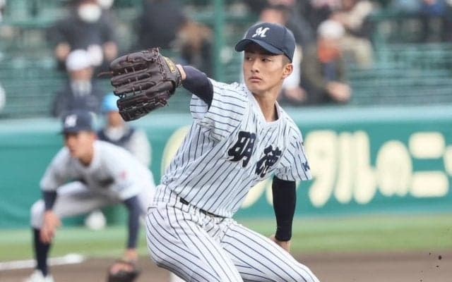 明徳義塾・池崎が進化！敗戦のなかにも「ビッグ左腕」への成長の道が見えた【25年センバツ・輝きを放った球児たち】