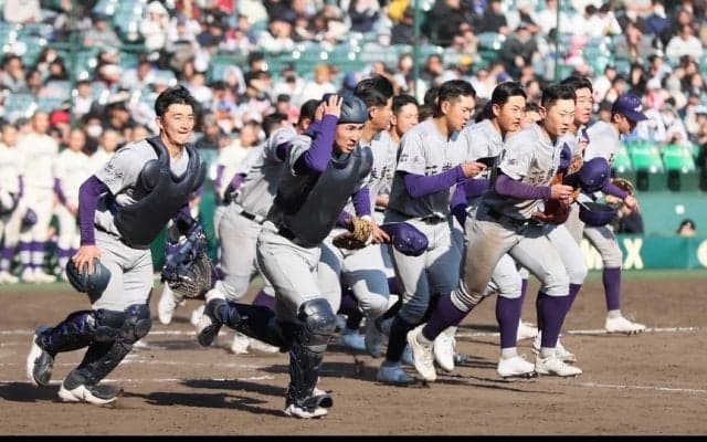 【センバツ第1日】健大高崎がタイブレーク制して明徳義塾に勝利！二松学舎大付が55年ぶりに東京勢開幕戦勝利、花巻東の4番・赤間が驚愕デビュー




