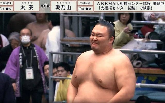 16歳力士、朝乃山にド迫力のぶちかまし 衝突音に「おぉ」館内どよめき 全勝対決で若さ爆発