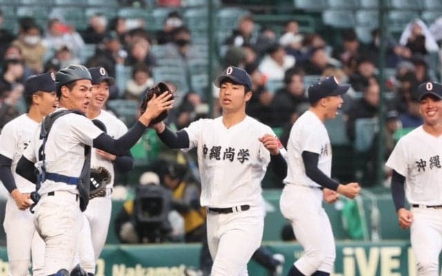 沖縄尚学が昨夏甲子園4強の青森山田に快勝！150キロ左腕・末吉が3失点完投勝利、2回戦では横浜と対戦【25年センバツ】




