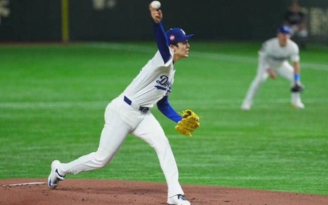 佐々木朗希、160キロ連発の衝撃デビュー　投球練習で暴投連発も…誠也から初K、大谷も拍手