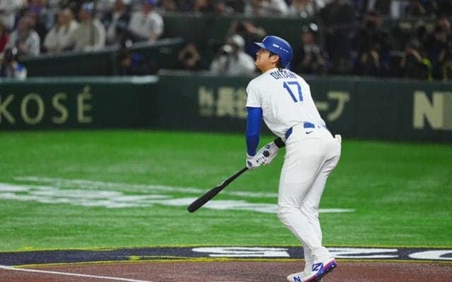 大谷翔平、初回初球を強打→左飛　場内ため息…開幕戦はマルチ安打、スティールと初対戦