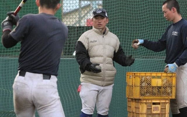 山梨学院「鬼の部長」が名将の言葉で気づいたこと　センバツ
