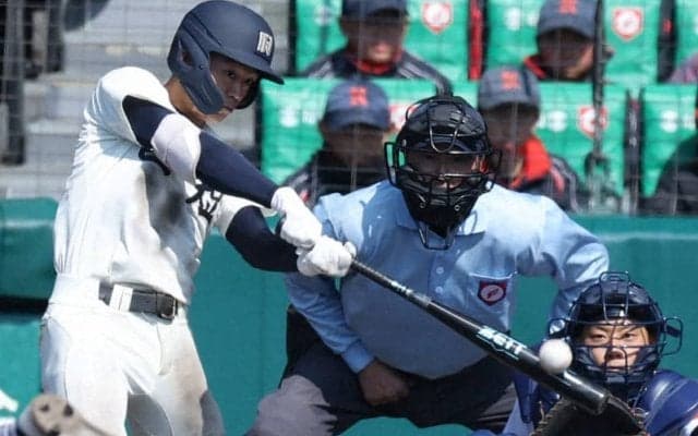 西日本短大付・斉藤「打った瞬間は…」　ランニング本塁打　センバツ