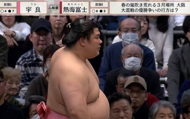 「つまみ出せ」「とても残念」人気力士の立ち合い“直前”に奇声→館内笑い「軍配返ったら静かにして…」ファン悲痛