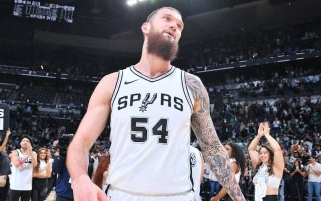 スパーズのマムケラシュビリがNBA史上初の快挙…20分以内の出場で34得点と大爆発