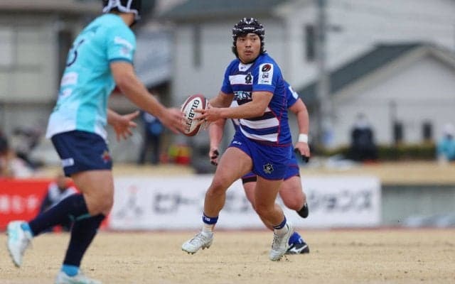 “聞くこと”とチャレンジャー精神。成長著しいスタンドオフが大事にする二つのもの