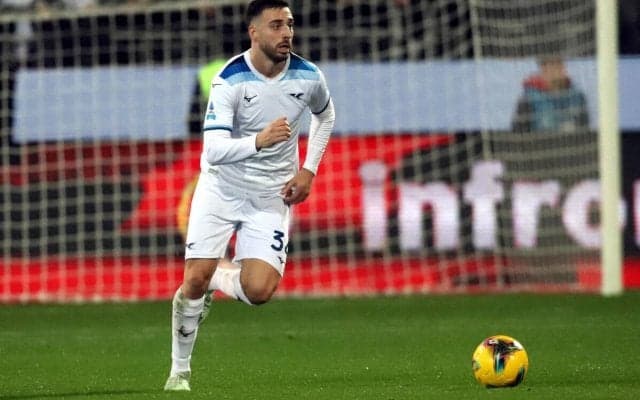 負傷交代のクバルシ離脱に備え、スペイン代表がマリオ・ヒラを初招集