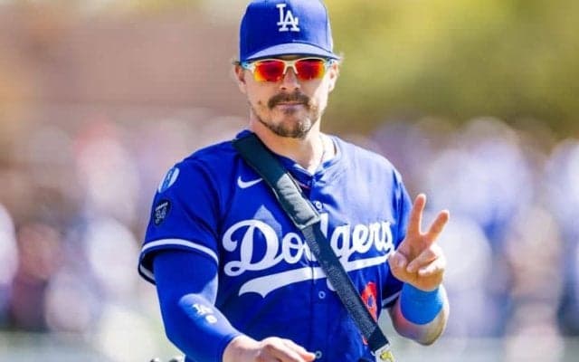 チームラボにディズニーシー、世界的俳優との写真も…帰国したドジャースの“お祭り男”が写真、動画を投稿「東京、たくさんの大切な思い出をありがとう！」