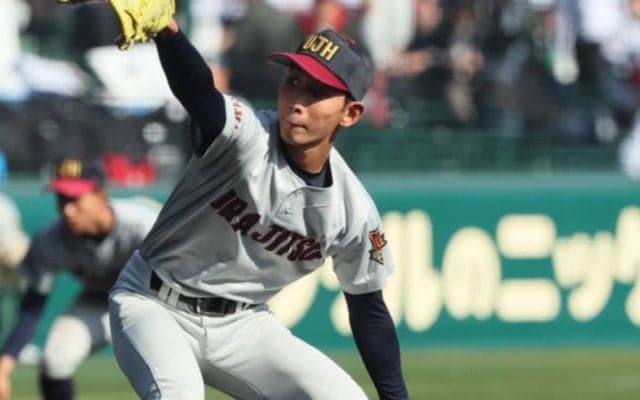 浦和実変則左腕が常時120キロ台の速球で完封！女房役が語る打たれない理由【センバツ】
