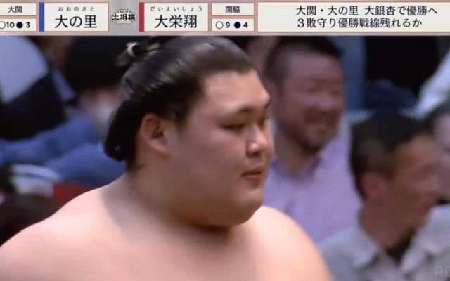 人気力士の“熱狂的ファン”出現 愛の表現方法に衝撃広がる「ホラーだろコレ」「Tシャツ怖い」「独創的すぎるw」笑顔になるファンも