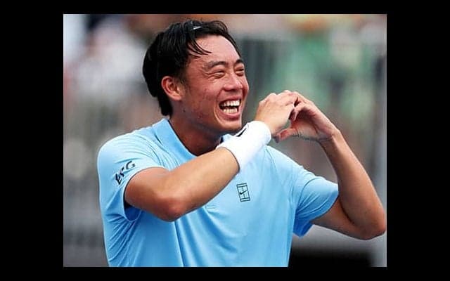  20歳 香港の新星がシェルトン撃破 