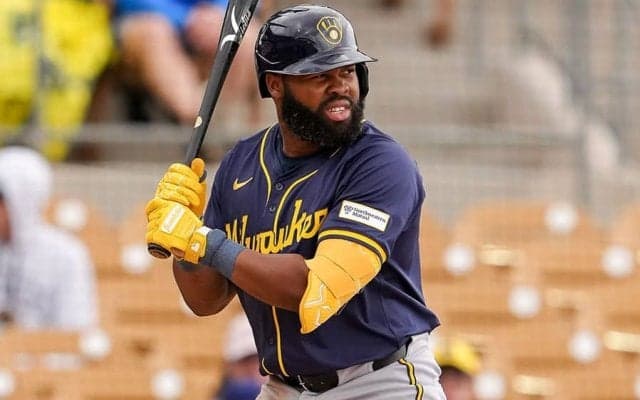 ド軍入りも即退団の30歳　18億円契約も拒否され…新天地でも自由契約