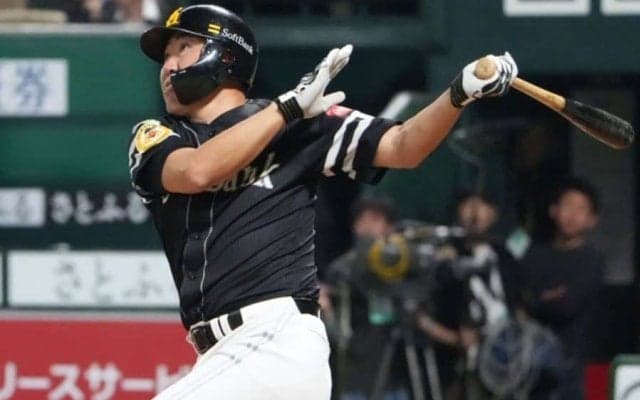 42歳・内川聖一がOB戦で特大弾　テラス席越え左翼席へ…豪快3ランに場内騒然