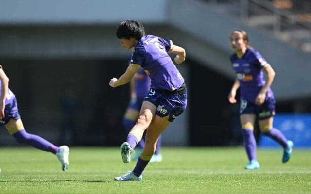 上位勢追うS広島Rが上野真実のロングシュートなどで後半戦初白星！ 首位・I神戸は太田美月の2ゴールなどで快勝、N相模原は今季初の連勝達成【SOMPO WEリーグ】