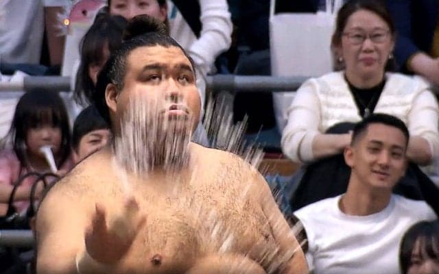 高安に“着物女性”の「大応援団」衝撃的な光景… 9度目の正直ならず夢破れるも人気と期待の高さ変わらず