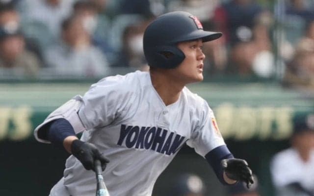 横浜のプロ注目外野手が豪快弾！3番起用に応える先制3ランで注目投手・織田を援護！【センバツ】