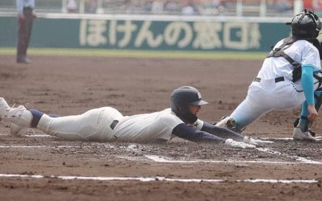 西日本短大付選手のユニホームが破れるアクシデント　センバツ