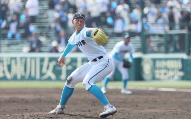 山梨学院の剛腕がいきなり152キロをマークする衝撃デビュー！！