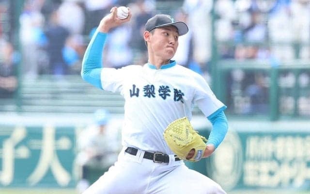 “2年春”最速タイ152キロ！　山梨学院の194センチ右腕・菰田が衝撃投球…甲子園どよめく
