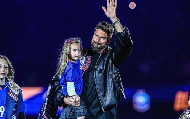 「心が温まる」昨年フランス代表引退のジルーがセレモニーで感極まる