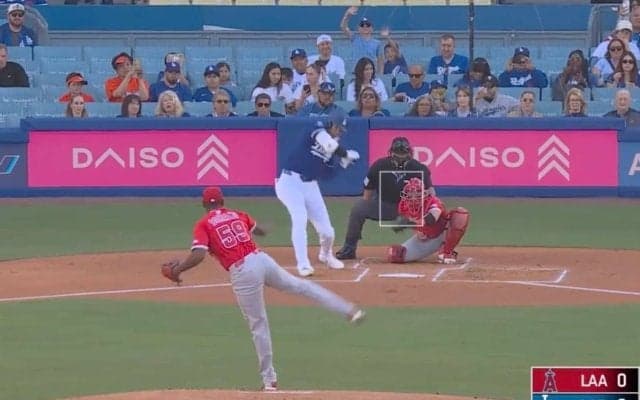 どうした…！？ 大谷翔平の選球眼に“ドン引き”「めっちゃ見えてる」 絶妙コースを見極められる→相手投手が呆然
