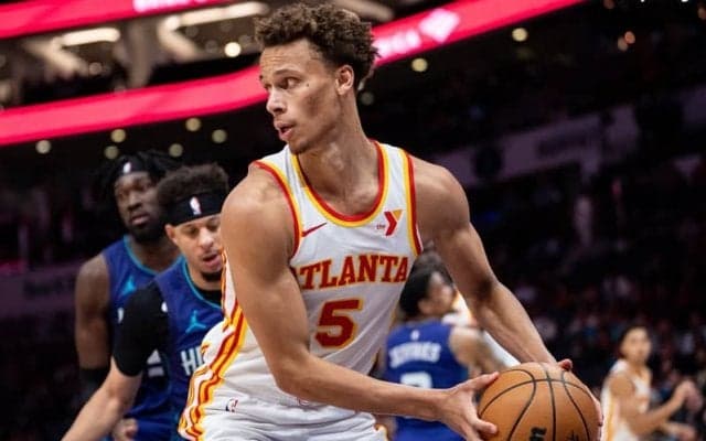 ホークスのダイソン・ダニエルズがNBA史上最年少で1シーズン200スティール超え