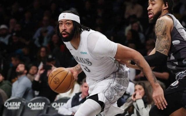 ADが復帰戦で勝利に貢献…26分出場で12得点「私はタオルを投げ出して座り込むような人間ではない」