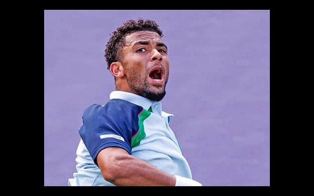  20歳フィス 激闘制し16強 