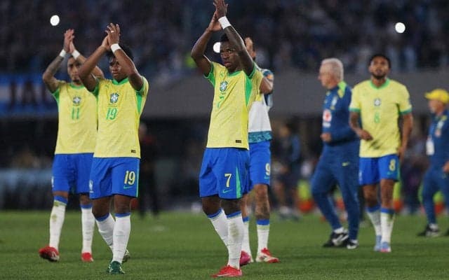 「すべて考え直さなければ…」屈辱的大敗喫したブラジル代表…FWヴィニシウスは落胆隠さずも「決して諦めない」