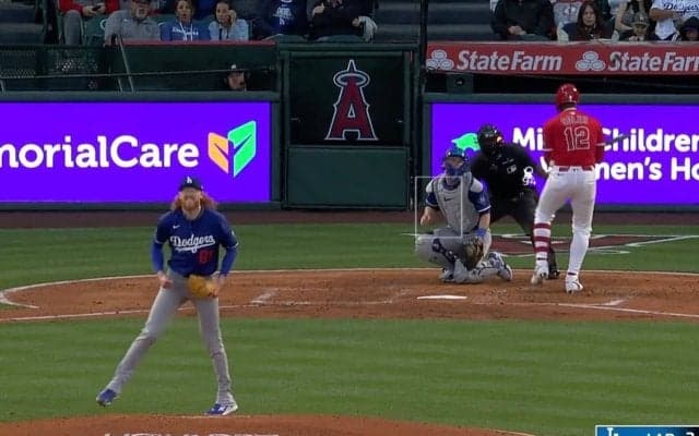 もうワケわからん… 死球をぶつけて激昂！ ド軍の豪腕投手、まさかのリアクションに騒然「そっちが怒るのｗ」「怖すぎる」