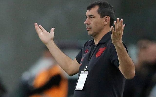 長崎がカリーレ元監督らを東京地裁へ提訴、和解協議を打ち切り…一方的な契約破棄問題で