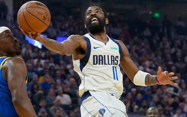 カイリー・アービングの手術成功とマブスが発表…前十字靭帯断裂で今季絶望