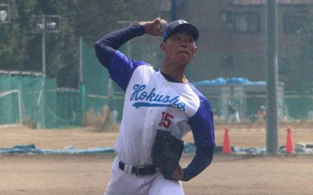 北海道に現れた新2年の怪物候補右腕！浦和学院相手に2回6奪三振の衝撃的な投球！