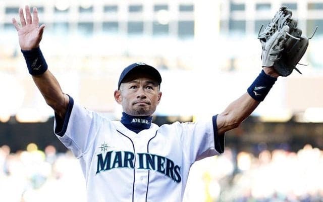 イチロー氏が開幕戦で135キロ始球式　3年ぶり“登板”で速球披露…レジェンドに大歓声