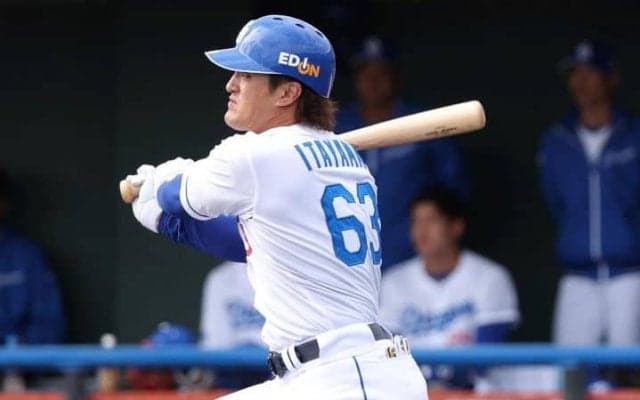 竜の苦境に燃える元虎コンビ　移籍2年目・板山＆山本が二塁のポジションを奪い にいく