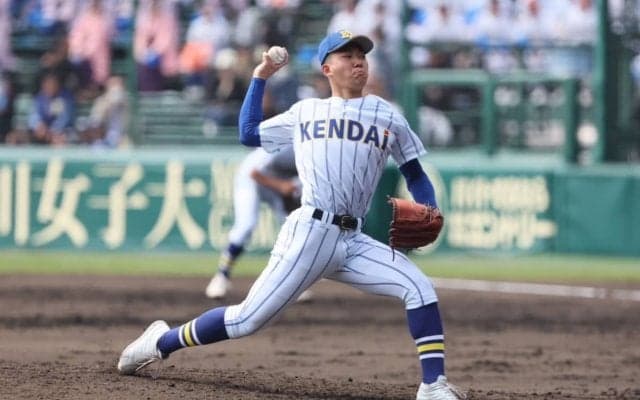 健大高崎の剛腕がまさかの大量失点、アウトは全て三振も横浜に5点のリード許す【センバツ】