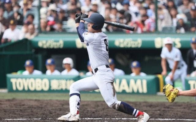横浜打線が大爆発！健大高崎のWエースから10安打！5点をリードして終盤へ！【センバツ】