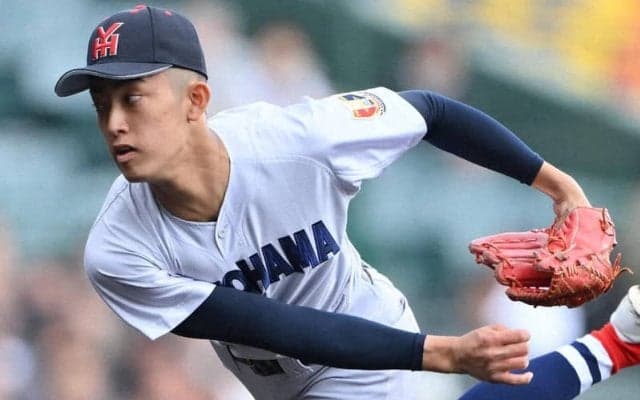 横浜が19年ぶり決勝へ　健大高崎は史上4校目連覇ならず　センバツ