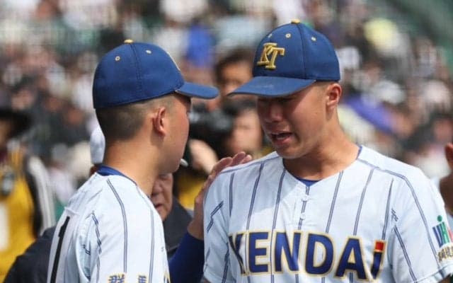 重圧をはねのけた健大高崎の下重、横浜相手に悔し涙の姿に夏の成長を確信【25年センバツ・輝きを放った球児たち】








