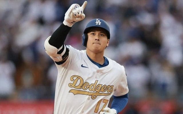 軽打なのに…大谷翔平が逆方向HRで残した“衝撃”　ハリウッド俳優は大興奮「いい感じだ！」