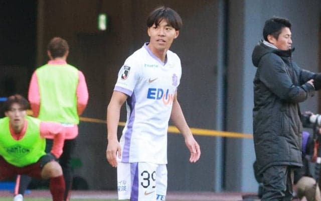 広島がすでに躍動の大卒ルーキーMF中村草太とプロA契約「現状に満足することなく」