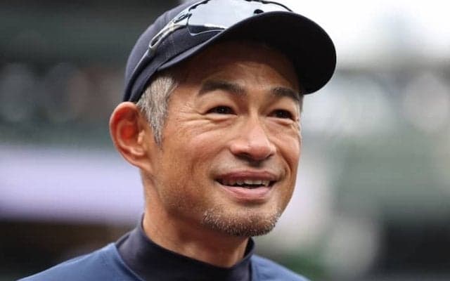 引退から6年も衰えぬ強肩 イチロー氏が始球式で投じた“速すぎる135キロ”に米驚嘆「半端じゃないぞ！ まさに野球の神だ」