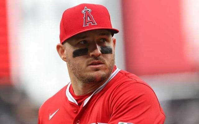 開幕直後…トラウトに訪れた“不運”　いきなりのハプニングにファン悲鳴「呪われている」