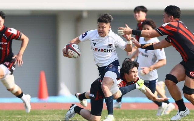 開幕10連敗も確実に見える成長の兆し。キャプテンの背中を追い、チームは一つになる