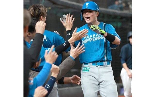 清宮幸太郎が特大先制ソロ「試合の流れが打たせてくれた」　初の開幕戦アーチ、今井ガックリ