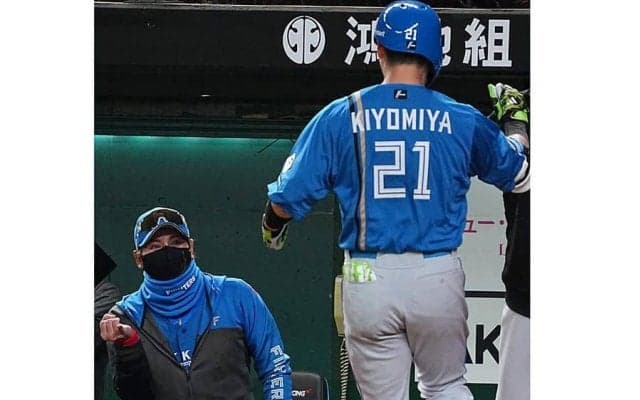 新庄監督、清宮幸太郎の特大弾に「え？打ったっけ？」　完璧なアーチも「まだまだです」