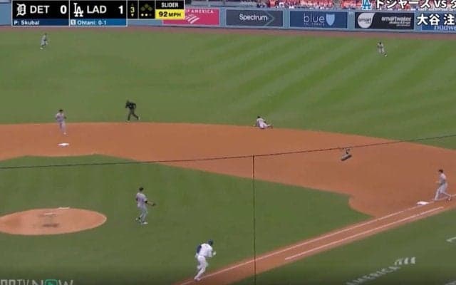 球場騒然！ 大谷翔平、爆速打で“想定外のハプニング”「怖すぎ…」 相手野手のグラブを弾き飛ばす一撃「捕れる選手いないだろ」