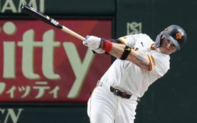 阿部巨人に＂神助っ人＂の予感…開幕戦からホームラン含む3安打の猛打賞　攻撃的2番が機能するか「凄まじい打球」